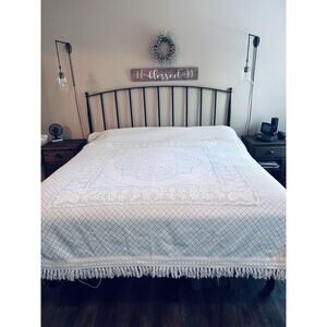 Vintage Matelasse Cotton Bedspread Blue White Queen Medallion Coverlet Fringe